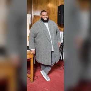 Meet your Posher, Troy